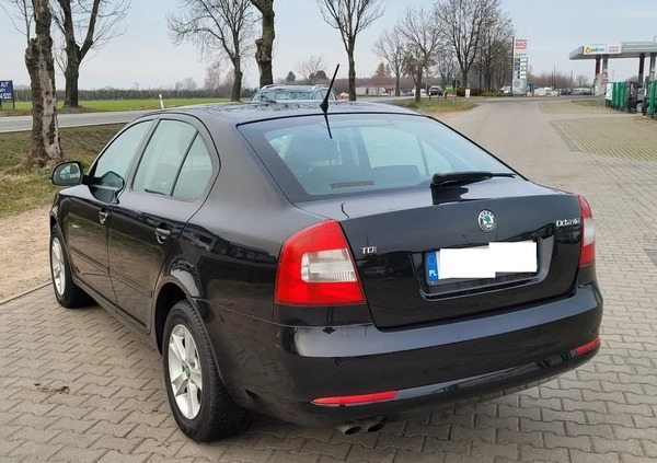 Skoda Octavia cena 24990 przebieg: 179000, rok produkcji 2011 z Kutno małe 466